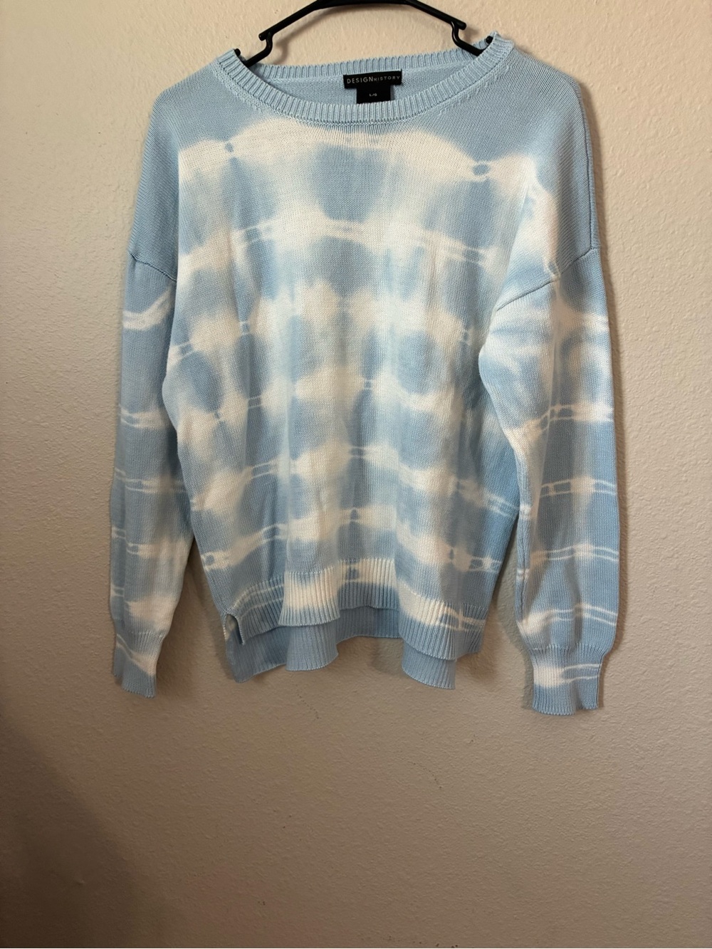 Design History Light Blue and White Tie-Dye Crewneck Sweater - women